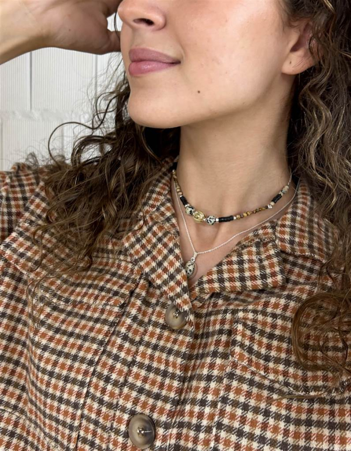 COLGANTE DÁLMATA Y CERÁMICA PLATA