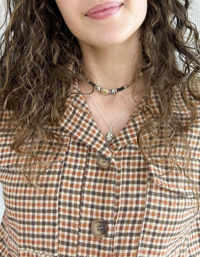 COLGANTE DÁLMATA Y CERÁMICA PLATA