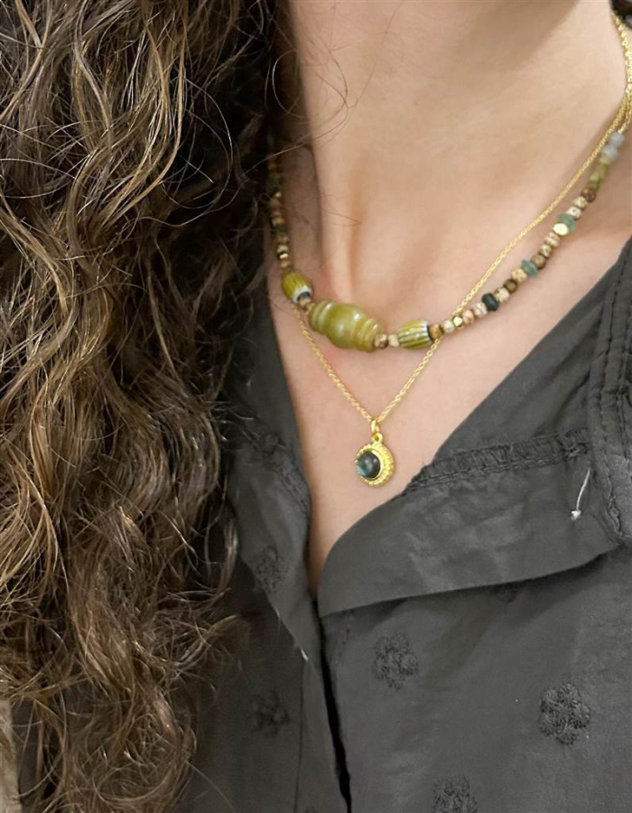 COLGANTE JADE Y OJO DE BUEY