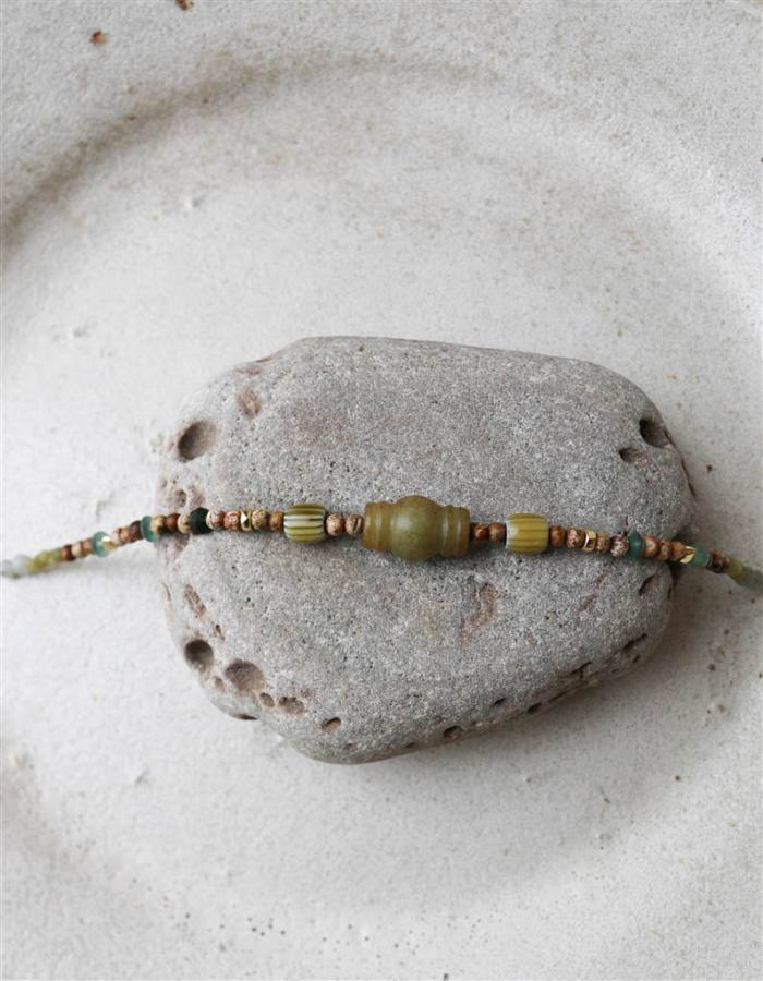 COLGANTE JADE Y OJO DE BUEY