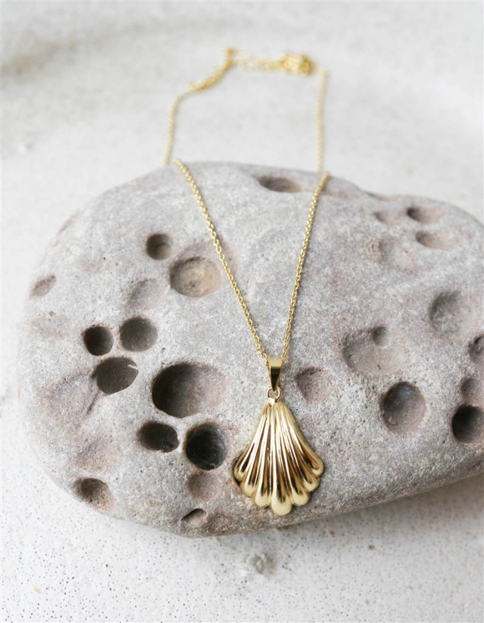 COLGANTE CONCHA RETRO ORO