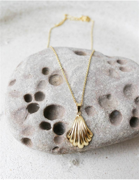 COLGANTE CONCHA RETRO ORO