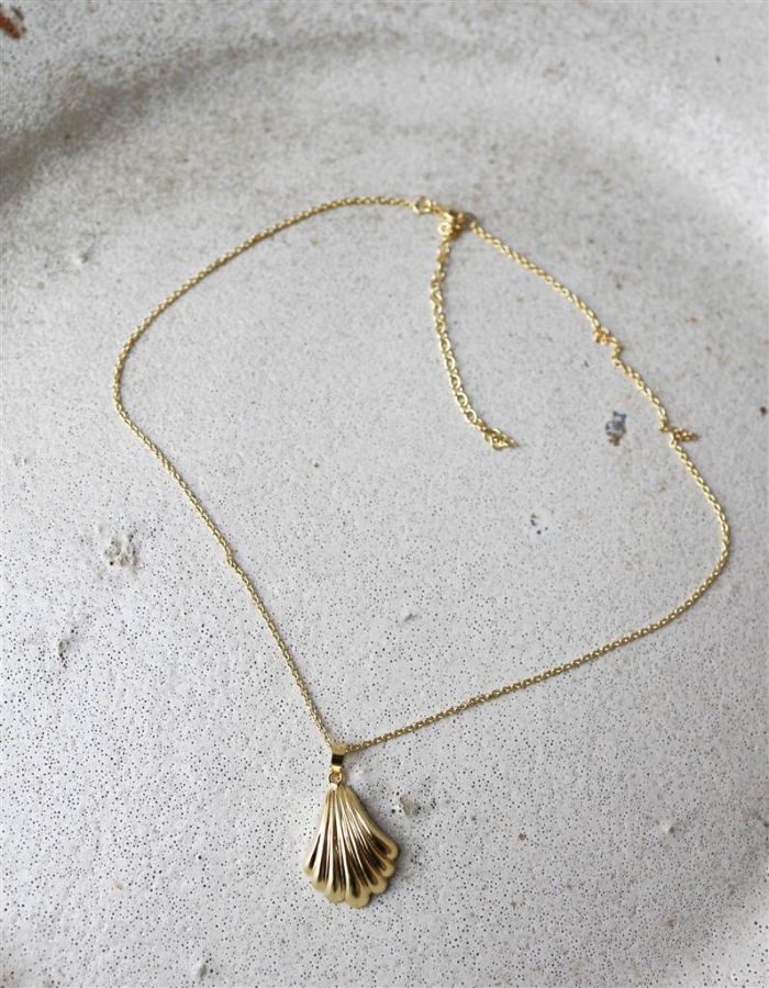 COLGANTE CONCHA RETRO ORO