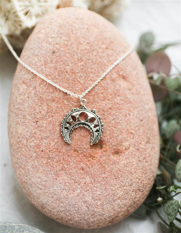 COLGANTE  LUNA BOHO ORO