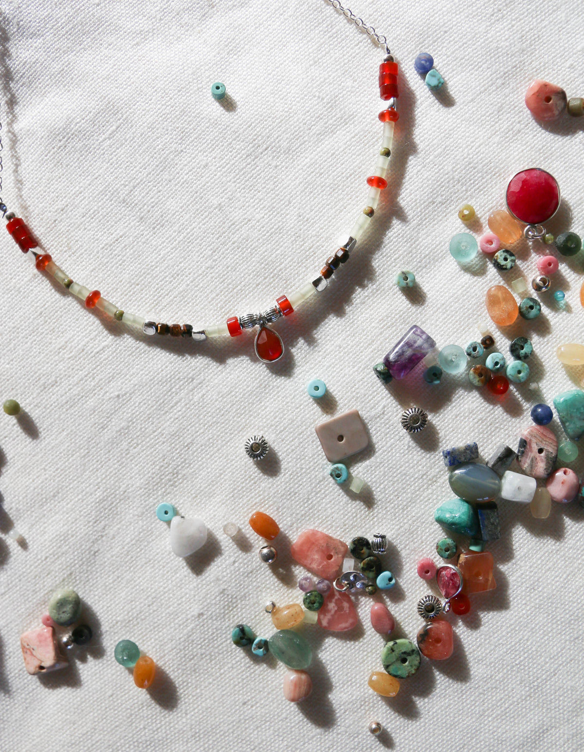 COLLAR MIX PIEDRAS NATURALES ELEFANTE