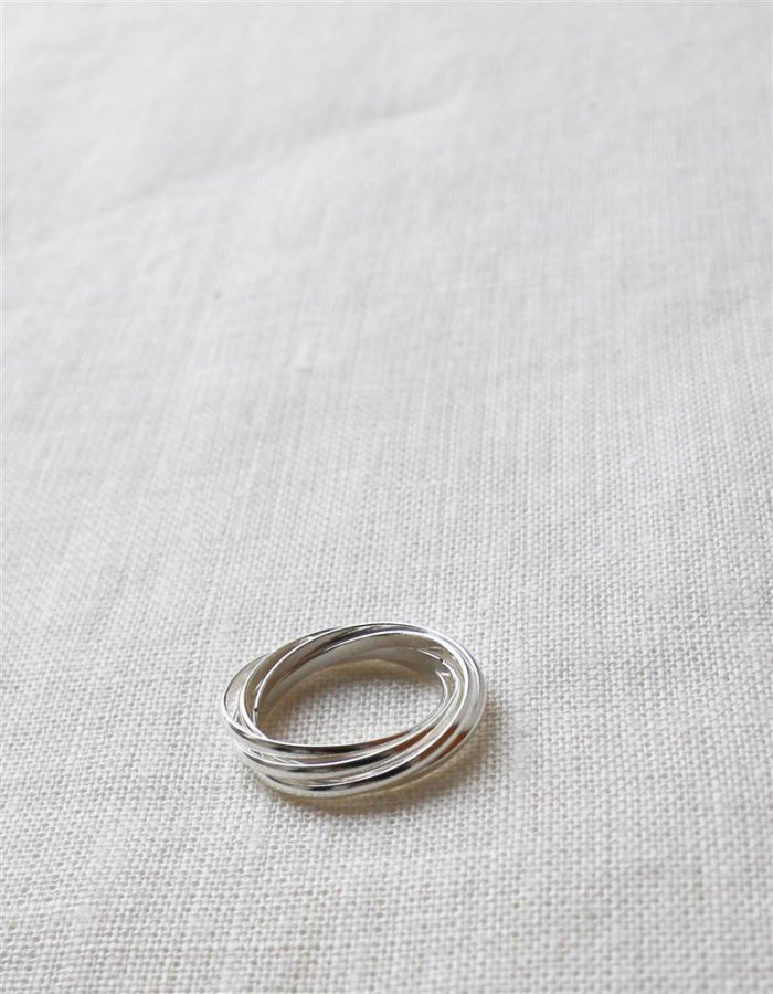 ANILLO ALIANZAS ENTRELAZADAS