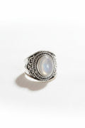 Anillo Calendula-shop de plata de ley 925 con piedra luna natural y diseño ancho de estilo étnico detallado