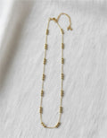 Cadena Calendula-shop de plata de ley 925 bañada en oro con pequeñas bolitas intercaladas, estilo minimalista.