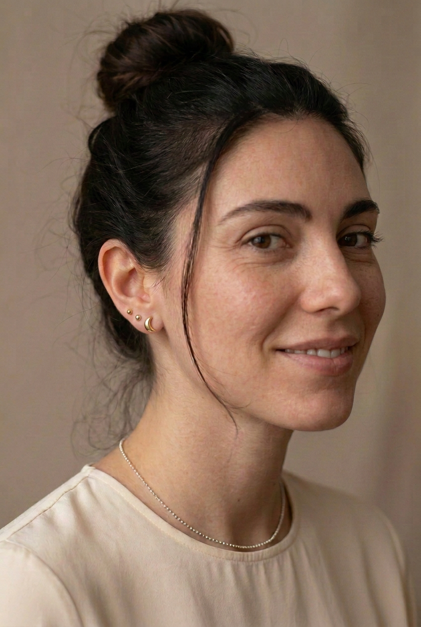 Modelo más sonriente con las lunas ligeramente más pequeñas
