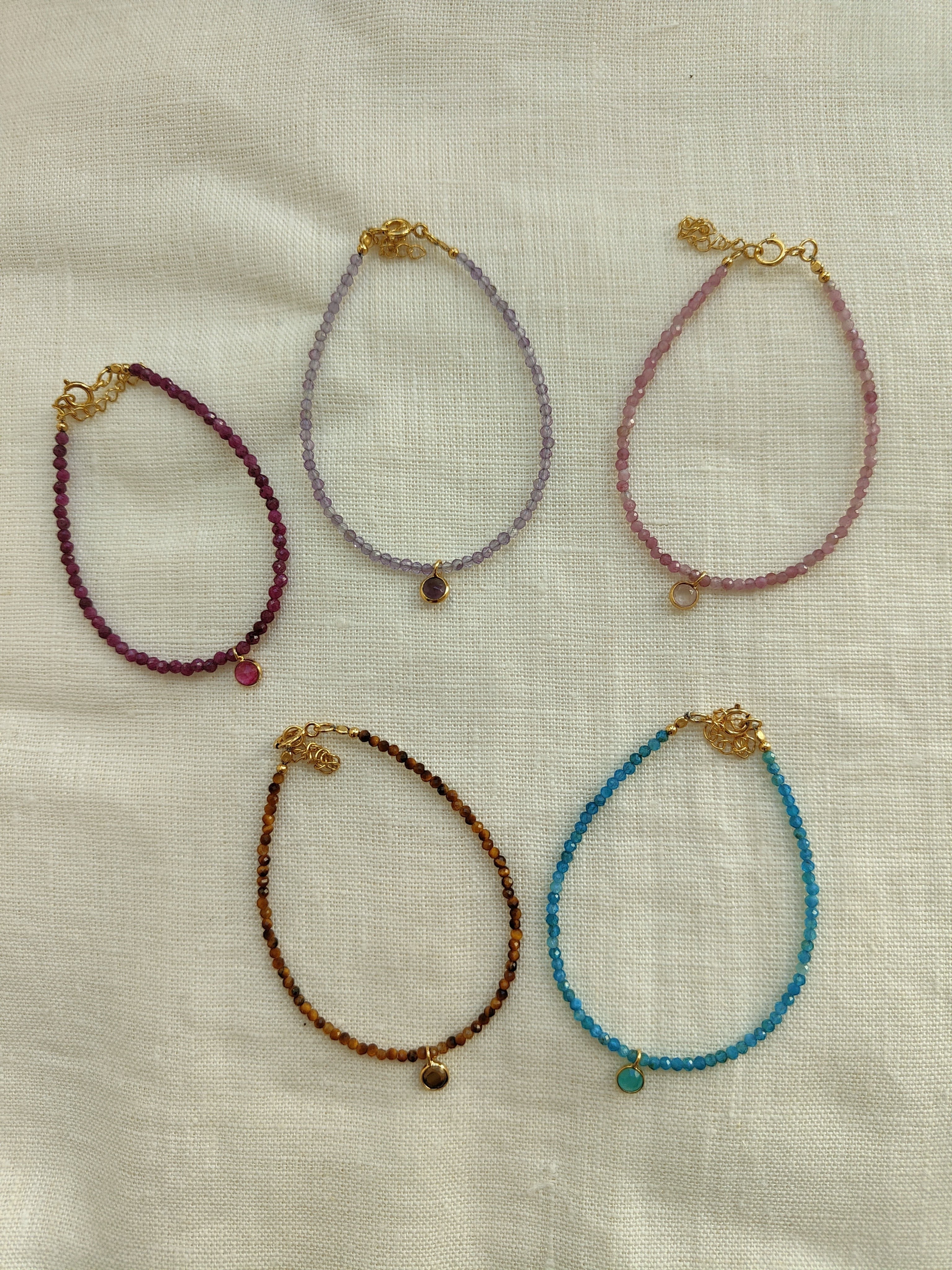 PULSERA  BOLITAS COLORFUL ORO